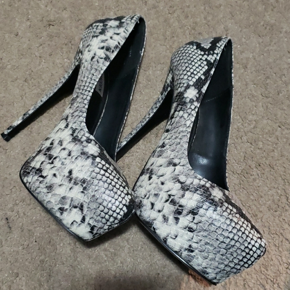 Steve madden shoe